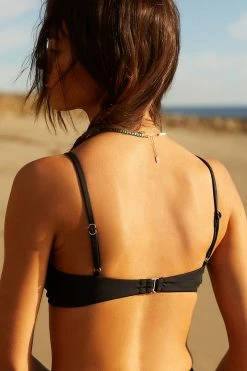 Discount ???? Dippin' Daisy's Mantra ???? Bikini Top BLACK ✔️ -Sweaty Betty Shop unnamed file 1060