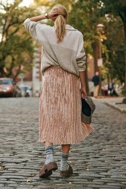 Wholesale ๐งจ Beyond Yoga Uptown Velvet ๐ Skirt GOLD ๐ 6 Wholesale ๐งจ Beyond Yoga Uptown Velvet ๐ Skirt GOLD ๐ -Sweaty Betty Shop unnamed file 2