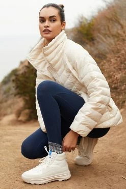 Best Sale 🎉 Varley Porter Lightweight Down Jacket OYSTER 🛒