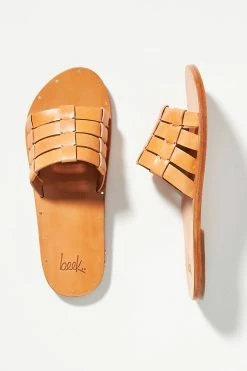 New ???? Beek Prion ???? Sandals HONEY ⭐