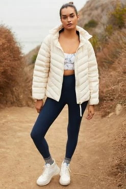 Best Sale ???? Varley Porter Lightweight Down Jacket OYSTER ???? -Sweaty Betty Shop unnamed file 224