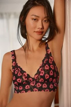 Brand new ❤️ Hanky Panky Neon Heart V-Neck Lace Bralette BLACK 👏