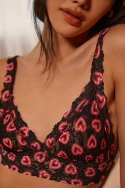 Brand new ❤️ Hanky Panky Neon Heart V-Neck Lace Bralette BLACK 👏 -Sweaty Betty Shop unnamed file 3046
