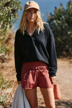 Brand new 😀 Beyond Yoga East Coast Button Pullover Sweatshirt BLACK 🌟