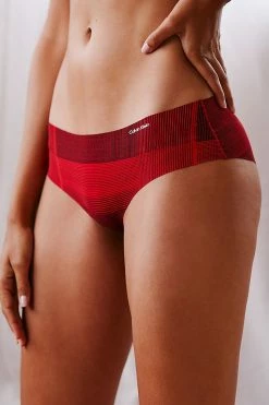 Buy ???? Calvin Klein Invisible Comfort Hipster Briefs Set NOVELTY ⭐ -Sweaty Betty Shop unnamed file 3448