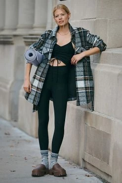 Promo ???? Beyond Yoga Spacedye Centered Midi Leggings BLACK ????