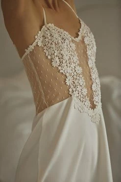 Outlet ???? Flora Nikrooz Showstopper Chemise IVORY ????