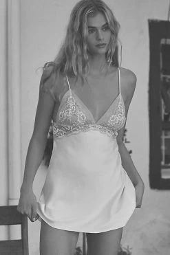 Top 10 👏 Flora Nikrooz Rosa Chemise IVORY 👏 -Sweaty Betty Shop unnamed file 3720