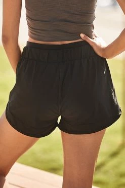 Best Sale ???? Sweaty Betty On Your Mark Shorts BLACK ???? -Sweaty Betty Shop unnamed file 555