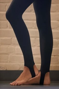 Brand new ???? Splits59 River High-Waisted Stirrup Leggings BLACK ❤️ 2 Brand new ???? Splits59 River High-Waisted Stirrup Leggings BLACK ❤️ -Sweaty Betty Shop unnamed file 576